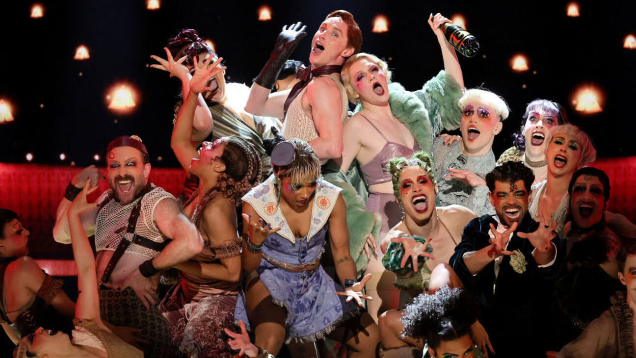 The Timeless Legacy of “Cabaret”: From Uncertainty to Cultural Icon The Unlikely Beginning